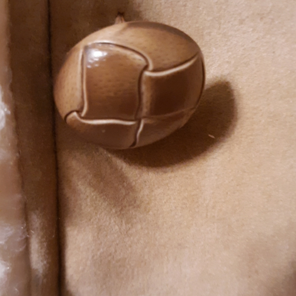 Wiman....Coat - Picture 7 of 7
